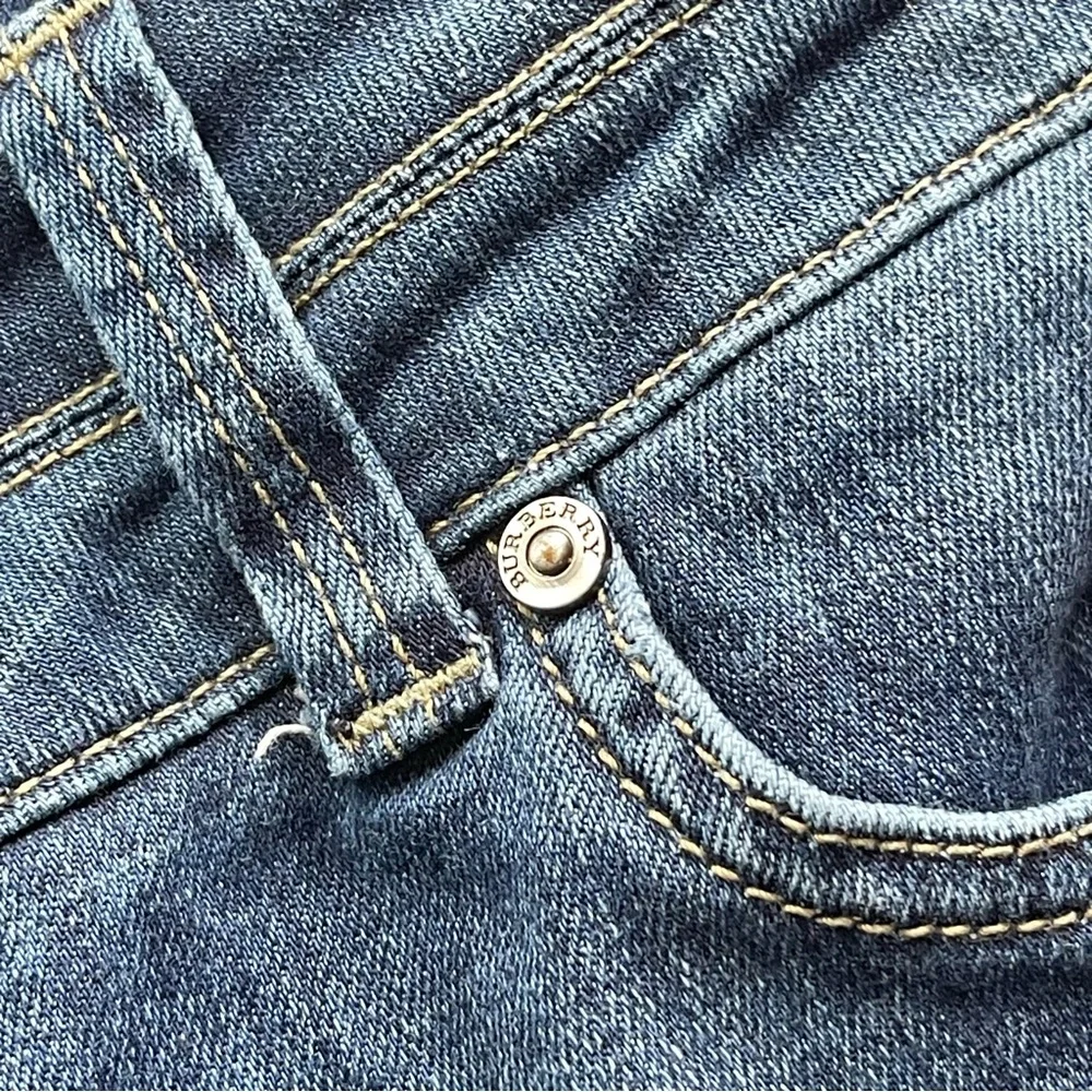 Burberry London Islington Boot Leg Blue Denim Bootcut Jeans  W31 Distressed - Picture 3 of 16